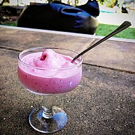 Gelatina com fruta e iogurte