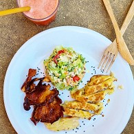 Legumes salteados com arroz de tomate
