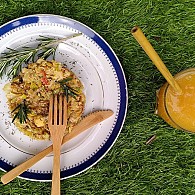 Legumes salteados com arroz de tomate