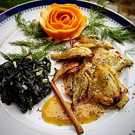 Tofu crocante com arroz de grelos e salada de  quinoa