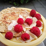 Dióspiro com aveia e bolacha